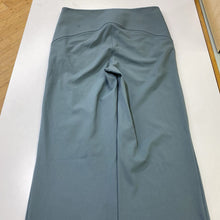 Load image into Gallery viewer, Lululemon zip pocket pants 8

