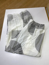 Load image into Gallery viewer, Radzoli pull on wide leg pants L
