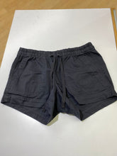 Load image into Gallery viewer, The North Face organic cotton/blend shorts M
