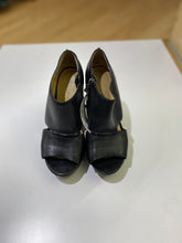 Load image into Gallery viewer, Coach Wedge leather sandals 7
