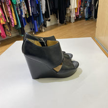 Load image into Gallery viewer, Coach Wedge leather sandals 7
