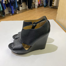 Load image into Gallery viewer, Coach Wedge leather sandals 7
