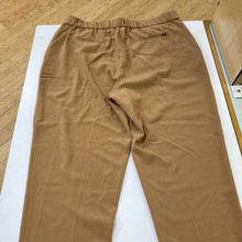 Load image into Gallery viewer, Banana Republic pull on pants 12
