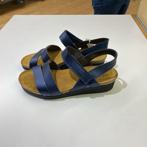 Naot pearl finish leather sandals 39