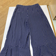 Load image into Gallery viewer, Club Monaco ruffle hem pants 4
