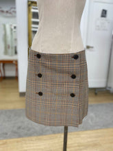 Load image into Gallery viewer, Gap plaid mini skirt 10
