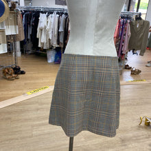 Load image into Gallery viewer, Gap plaid mini skirt 10
