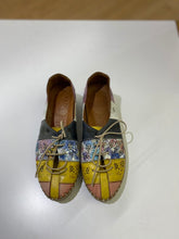 Load image into Gallery viewer, Spring Step rubber wedge shoes 38
