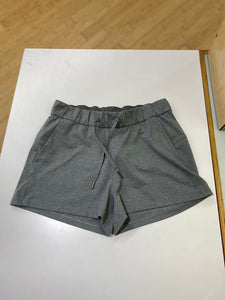Lululemon pull on shorts 6