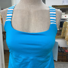Load image into Gallery viewer, Lululemon Track and Train Tank NWT 8
