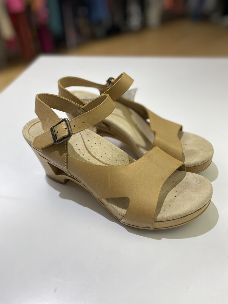 Dansko clogs 36