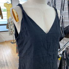 Load image into Gallery viewer, Banana Republic silk top 8
