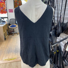 Load image into Gallery viewer, Banana Republic silk top 8
