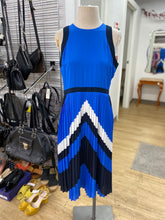 Load image into Gallery viewer, Banana Republic pleated dress 8p
