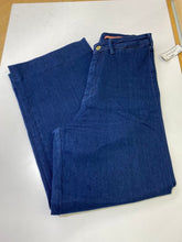 Load image into Gallery viewer, Pilcro wide leg jeans 29
