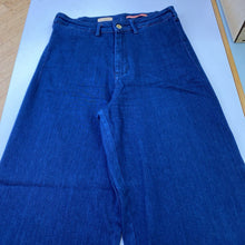 Load image into Gallery viewer, Pilcro wide leg jeans 29

