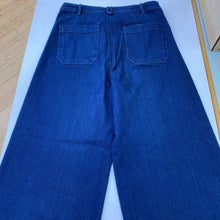 Load image into Gallery viewer, Pilcro wide leg jeans 29
