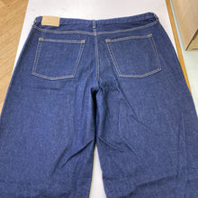 Load image into Gallery viewer, Everlane wide leg jeans 33
