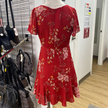 Load image into Gallery viewer, BB Dakota floral dress 4
