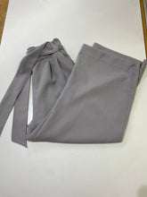 Load image into Gallery viewer, Lululemon pants 2
