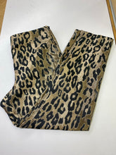 Load image into Gallery viewer, Vince Camuto leopard print satiny pants 10
