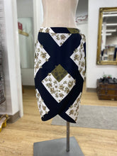 Load image into Gallery viewer, Ted Baker skirt 2 (Ted Baker Sizing)
