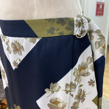 Load image into Gallery viewer, Ted Baker skirt 2 (Ted Baker Sizing)
