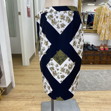 Load image into Gallery viewer, Ted Baker skirt 2 (Ted Baker Sizing)
