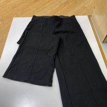 Load image into Gallery viewer, Part Two cropped pants M
