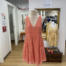 Load image into Gallery viewer, Jessica Simpson tiered dress XL
