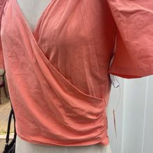 Load image into Gallery viewer, Anthropologie cropped top NWT S
