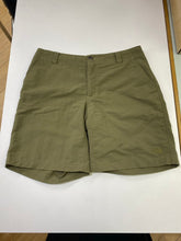 Load image into Gallery viewer, The North Face shorts 8
