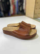 Load image into Gallery viewer, Kork Ease sandals 7

