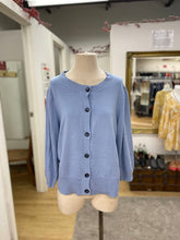 Load image into Gallery viewer, Repeat knit top L
