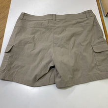 Load image into Gallery viewer, Eddie Bauer nylon shorts 16
