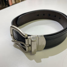 Load image into Gallery viewer, Fossil Leather belt 32
