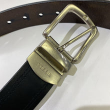 Load image into Gallery viewer, Fossil Leather belt 32
