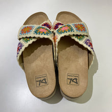Load image into Gallery viewer, Dirty Laundry platform espadrille sandals 8.5
