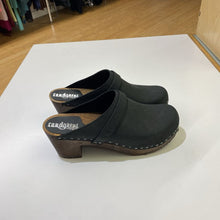 Load image into Gallery viewer, Sandgrens clogs 40 (Fits small)
