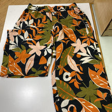 Load image into Gallery viewer, C&amp;C California linen pull on pants M
