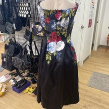 Load image into Gallery viewer, Laura formal dress 8
