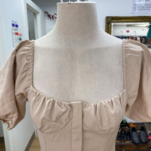 Load image into Gallery viewer, Wayf smocked top XS
