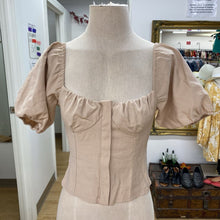Load image into Gallery viewer, Wayf smocked top XS
