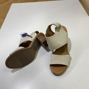 Toms canvas sandals 7