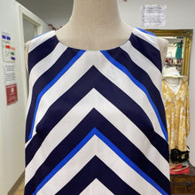 Load image into Gallery viewer, Vince Camuto striped dress 14
