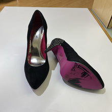 Load image into Gallery viewer, Town Shoes x Barbie suede heels 8

