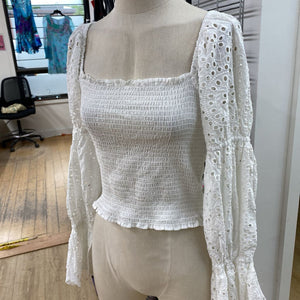 Dynamite eyelet top M