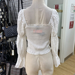 Dynamite eyelet top M