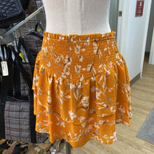 Load image into Gallery viewer, Dynamite mini ruffle skirt M NWT
