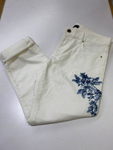 Load image into Gallery viewer, Ann Taylor embroidered jeans 0
